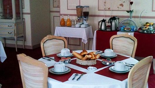 Grand Hotel De L'Etoile Courtenay  Εξωτερικό φωτογραφία